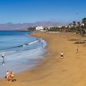 Thaisay Malibu , Tías España